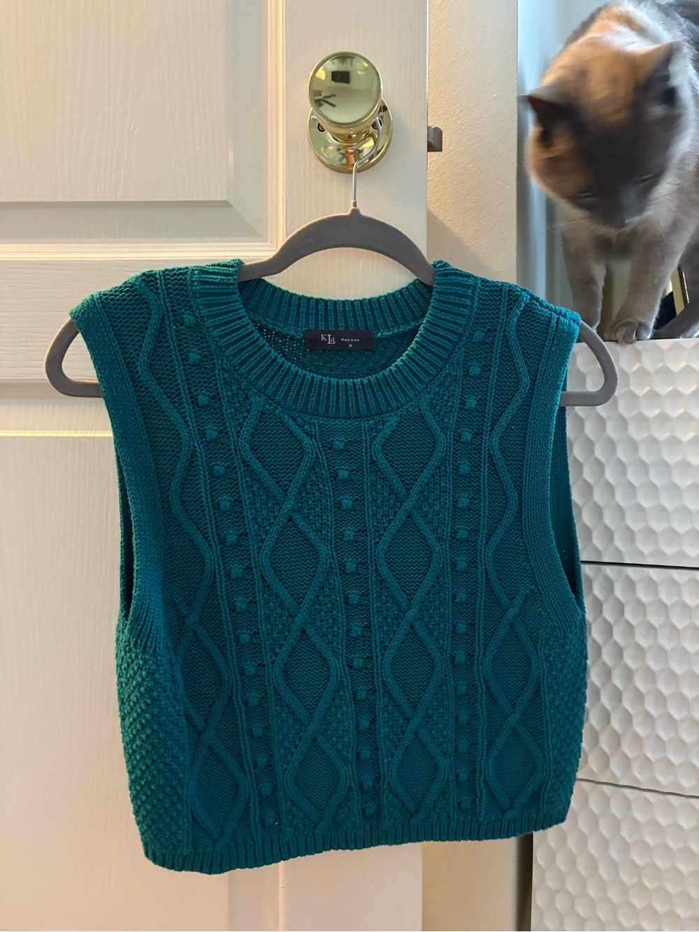 Kensie Teal Cable-Knit Sleeveless Sweater Vest